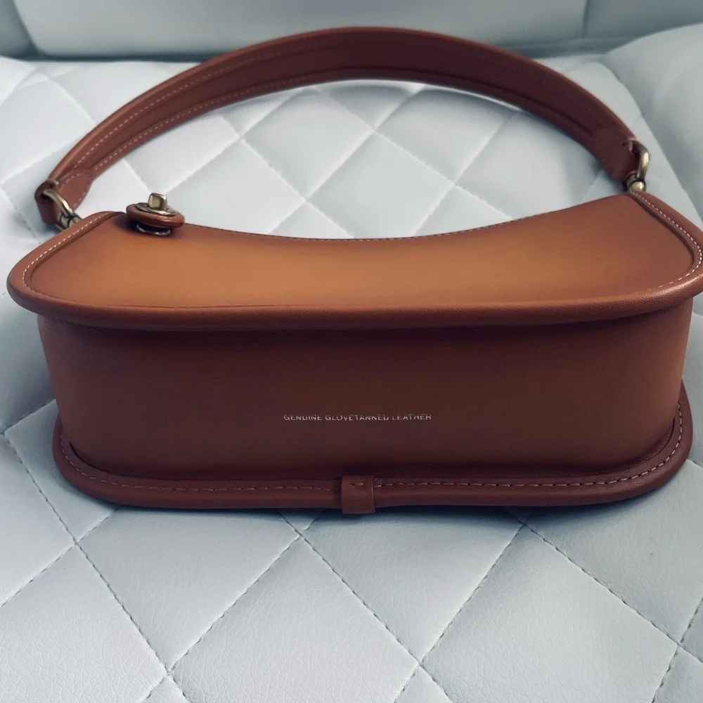 Coach Swinger 20 Caramel - Picture 10 of 15